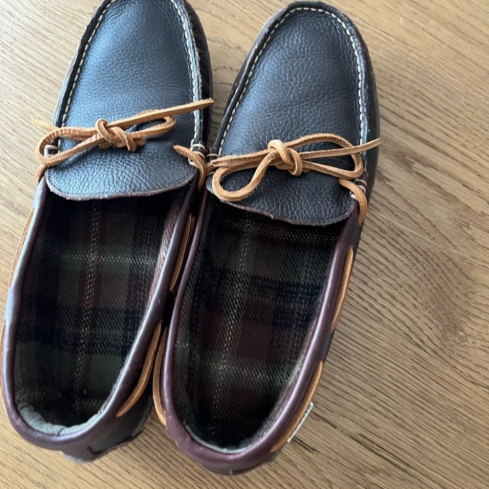 L.L. Bean Men's Brown Leather Loafers Handsewn Slippers, Flannel-Lined brand new